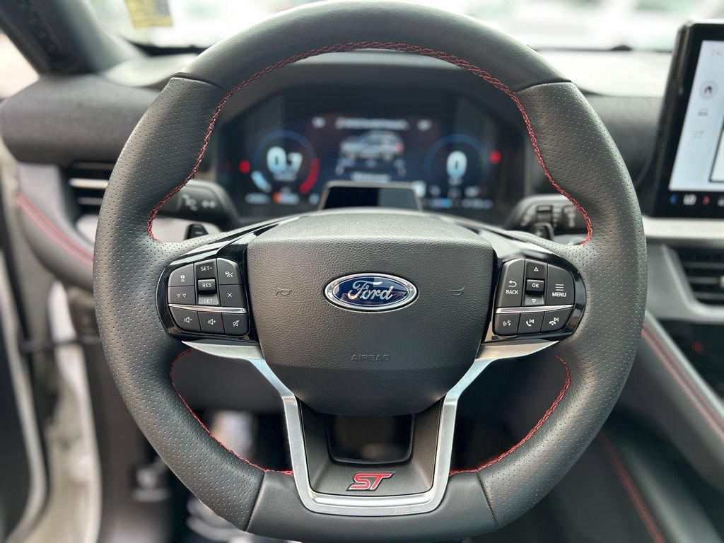Used 2025 Ford Explorer ST AWD/4WD image 19