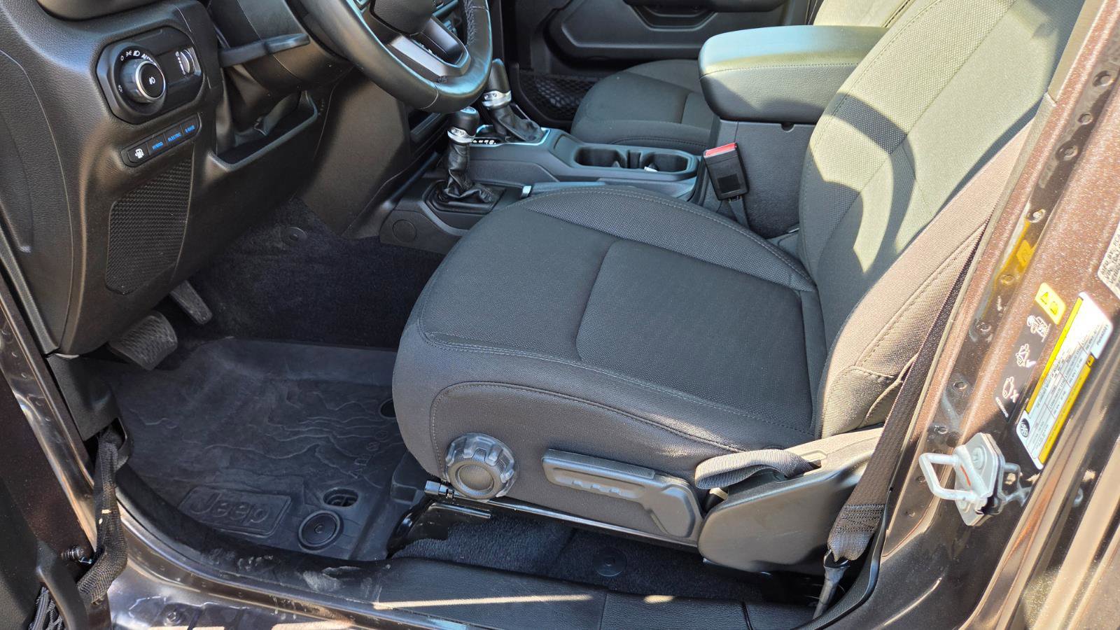 Used 2023 Jeep Wrangler Unlimited w/ Cold Weather Group image 25