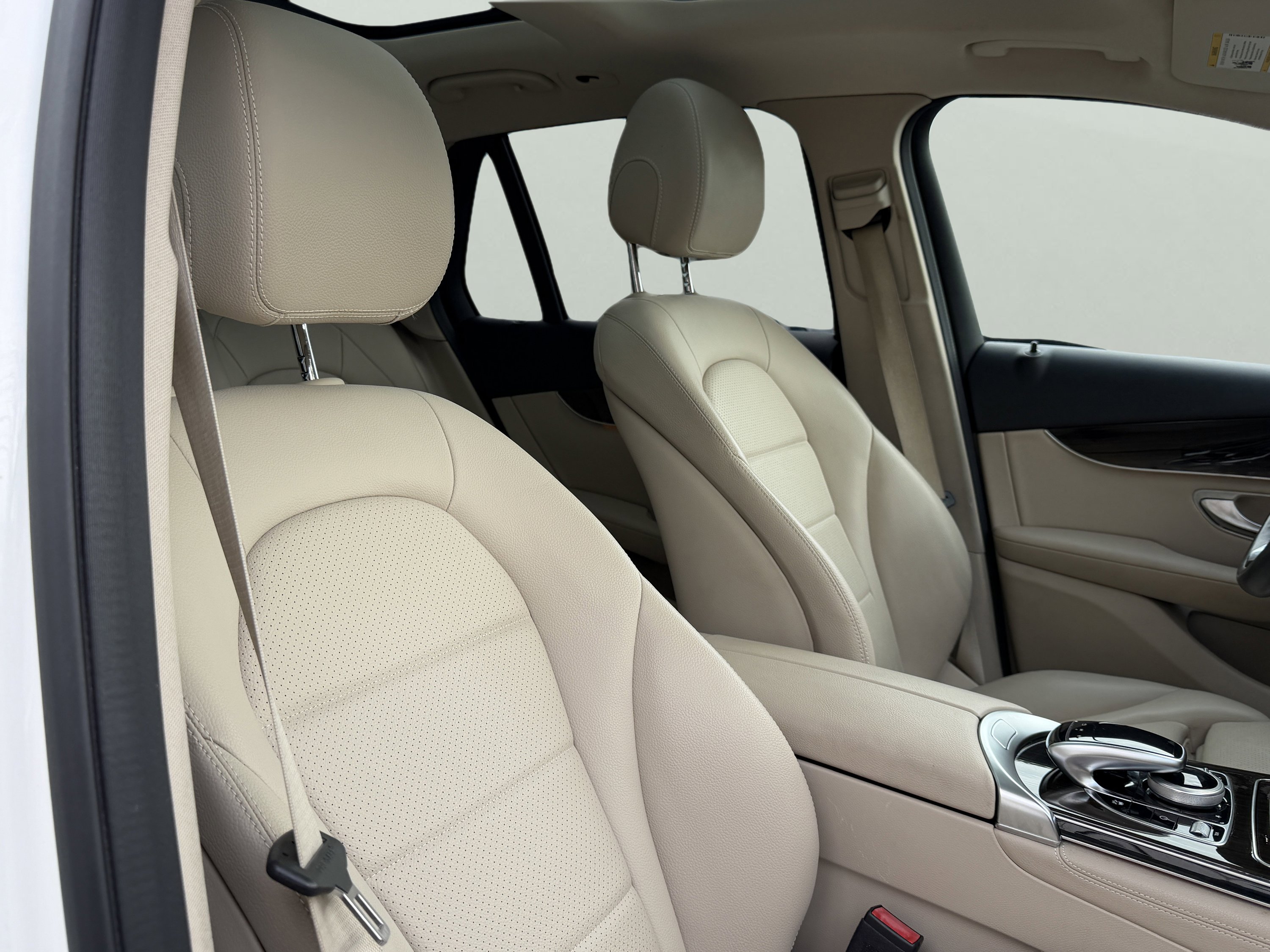 Used 2019 Mercedes-Benz GLC 300 4MATIC w/ Multimedia Package image 42