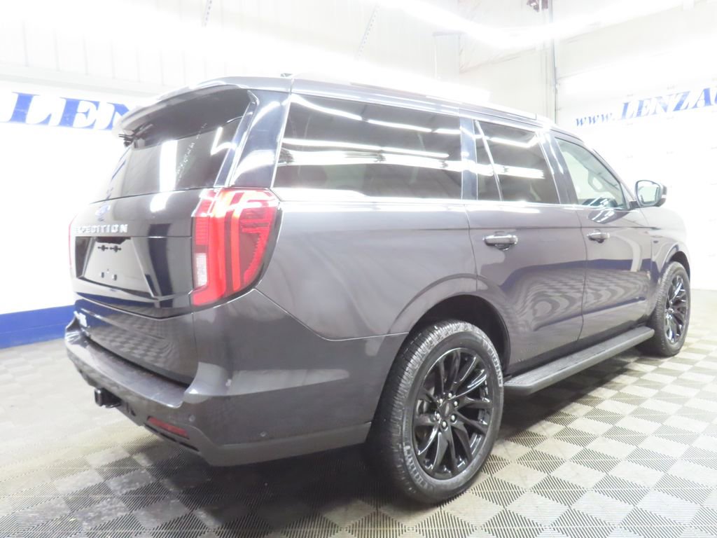 Used 2025 Ford Expedition Active image 6