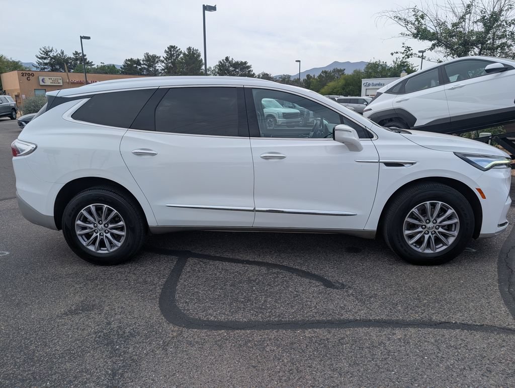 Used 2024 Buick Enclave Premium AWD/4WD image 6