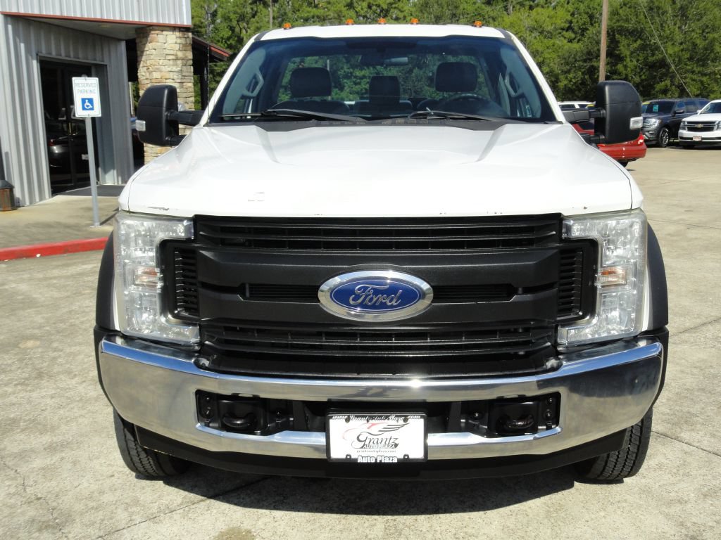 Used 2017 Ford F550 2WD Regular Cab Super Duty image 2