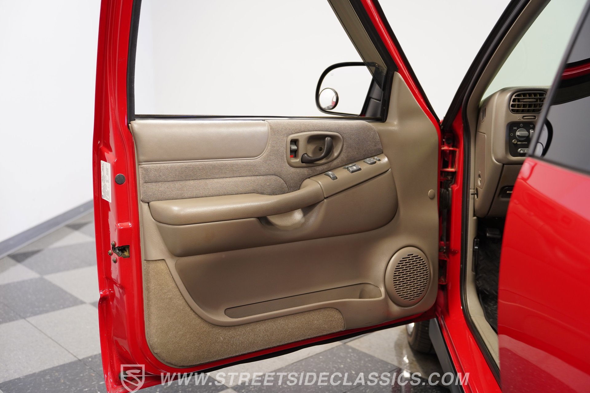 Used 2000 Chevrolet S10 Pickup Xtreme w/ Preferred Equipment Group RWD image 38