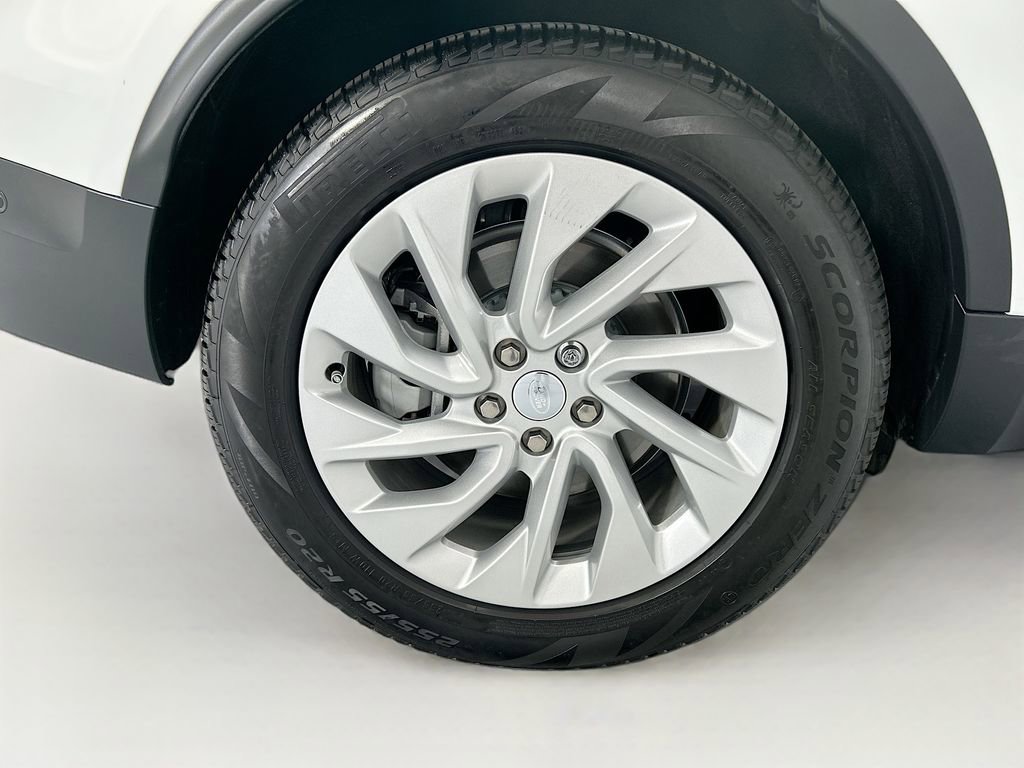 Used 2025 Land Rover Discovery S AWD/4WD image 32