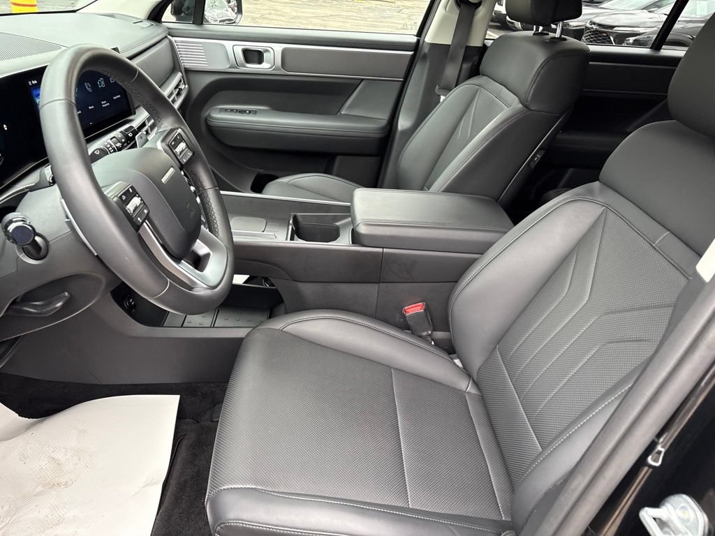 Used 2025 Hyundai Santa Fe SEL AWD/4WD image 9