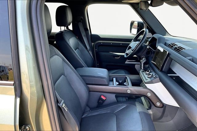 Used 2024 Land Rover Defender 130 X-Dynamic SE image 7