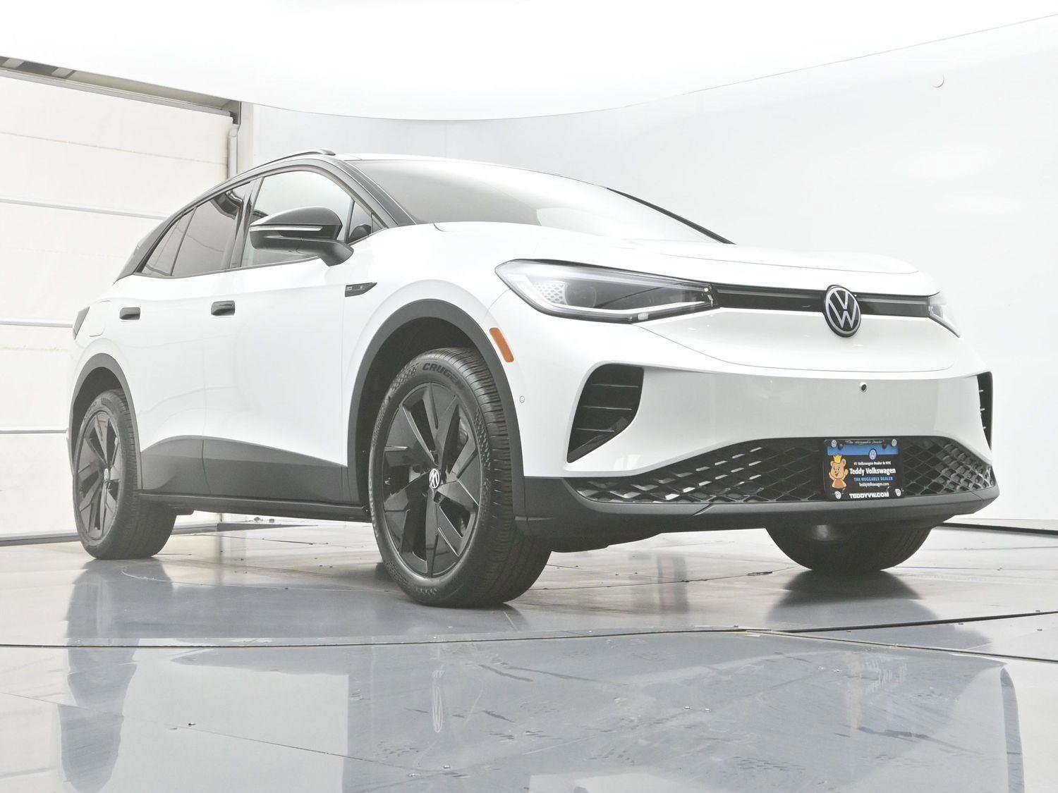 Used 2025 Volkswagen ID.4 Pro S Plus image 31