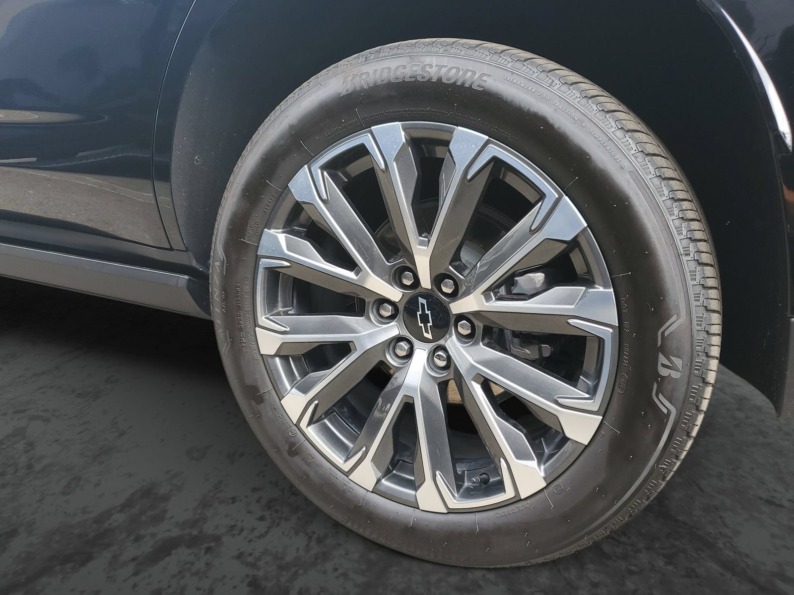 Used 2025 Chevrolet Tahoe High Country AWD/4WD image 5