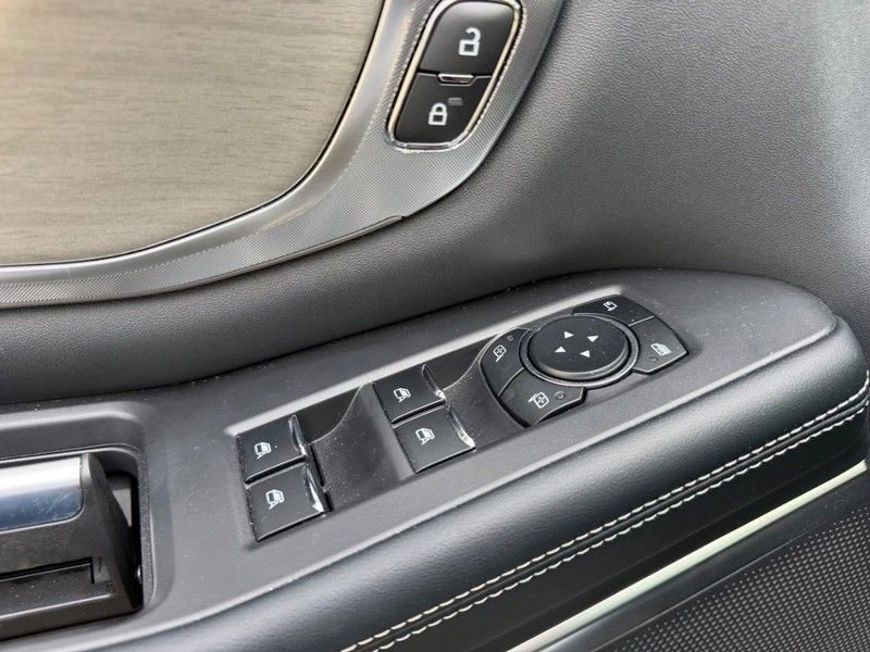 Used 2025 Ford Expedition Platinum image 18