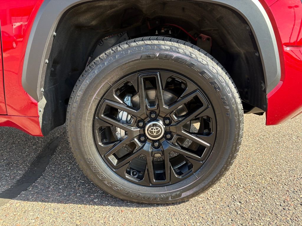 Used 2024 Toyota Tundra Limited AWD/4WD image 10