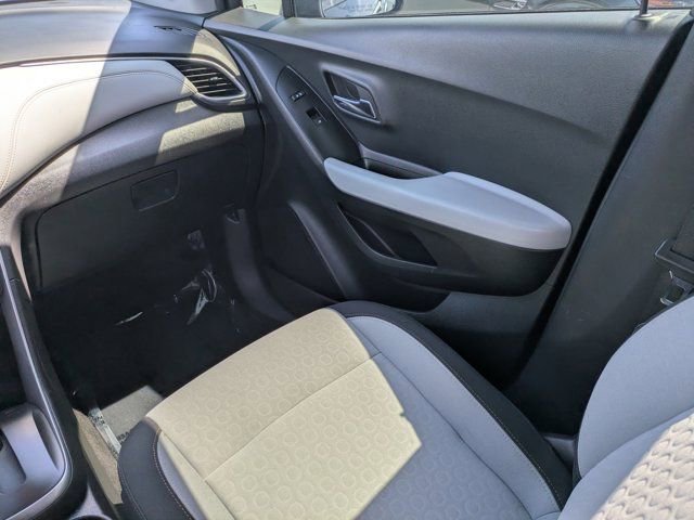 Used 2022 Chevrolet Trax LS w/ Tint and Cruise Package image 14