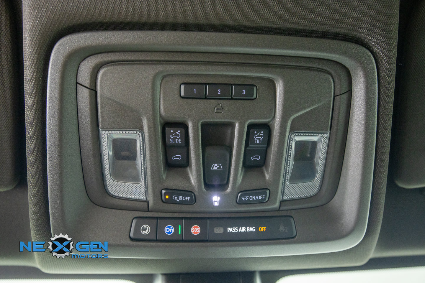 Used 2023 GMC Sierra 2500 Denali w/ Denali Ultimate Package AWD/4WD image 22