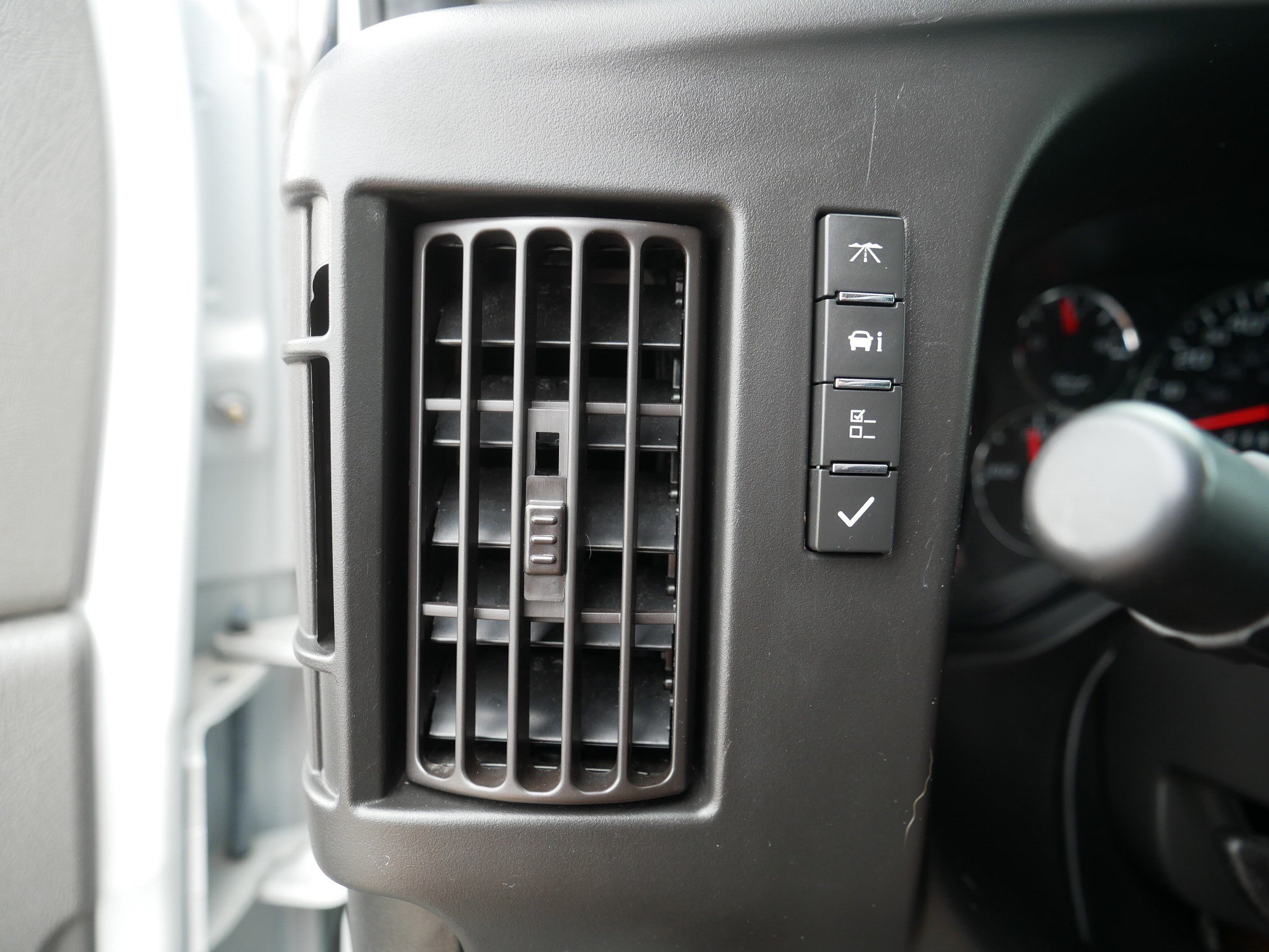 Used 2019 Chevrolet Express 3500 LT w/ LT Preferred Equipment Group RWD image 26
