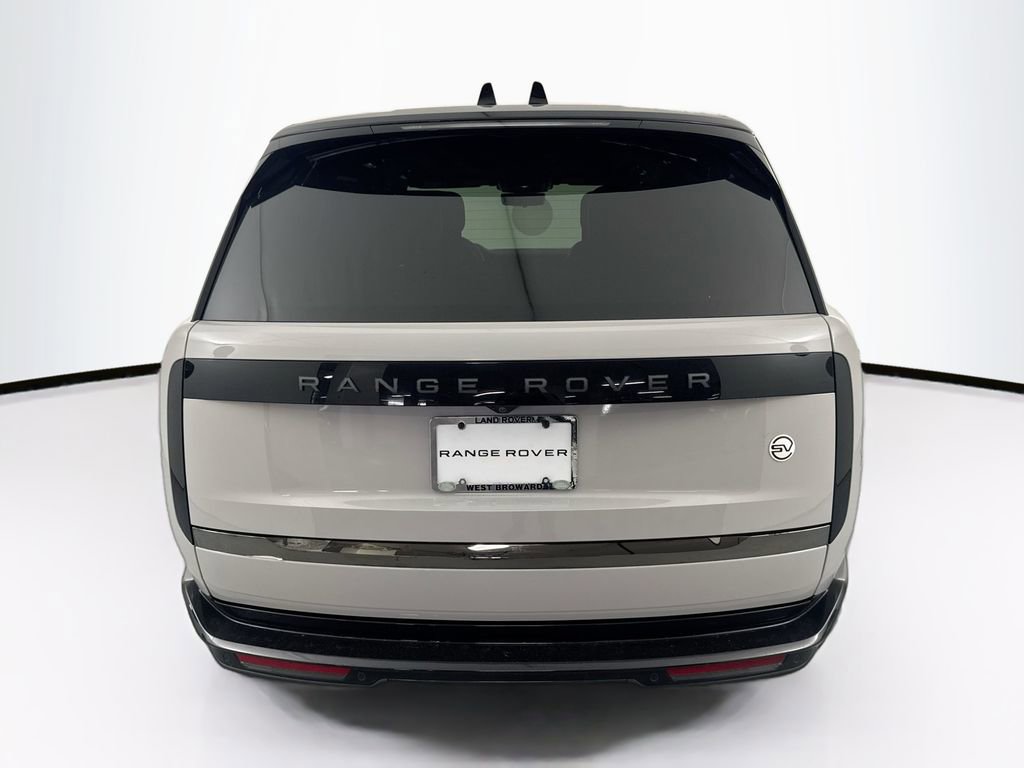 New 2026 Land Rover Range Rover SV image 6