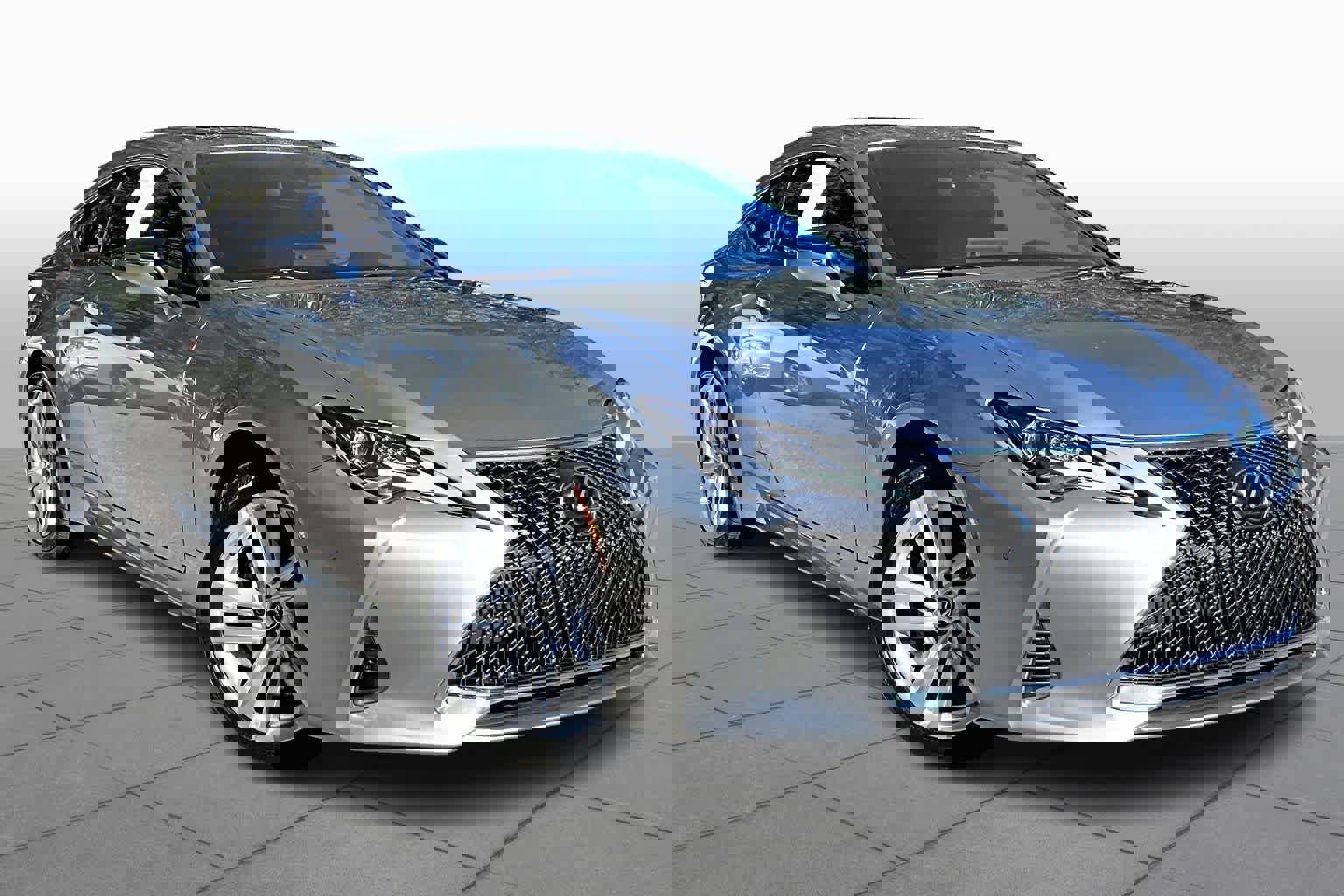 Used 2023 Lexus RC 300 image 2