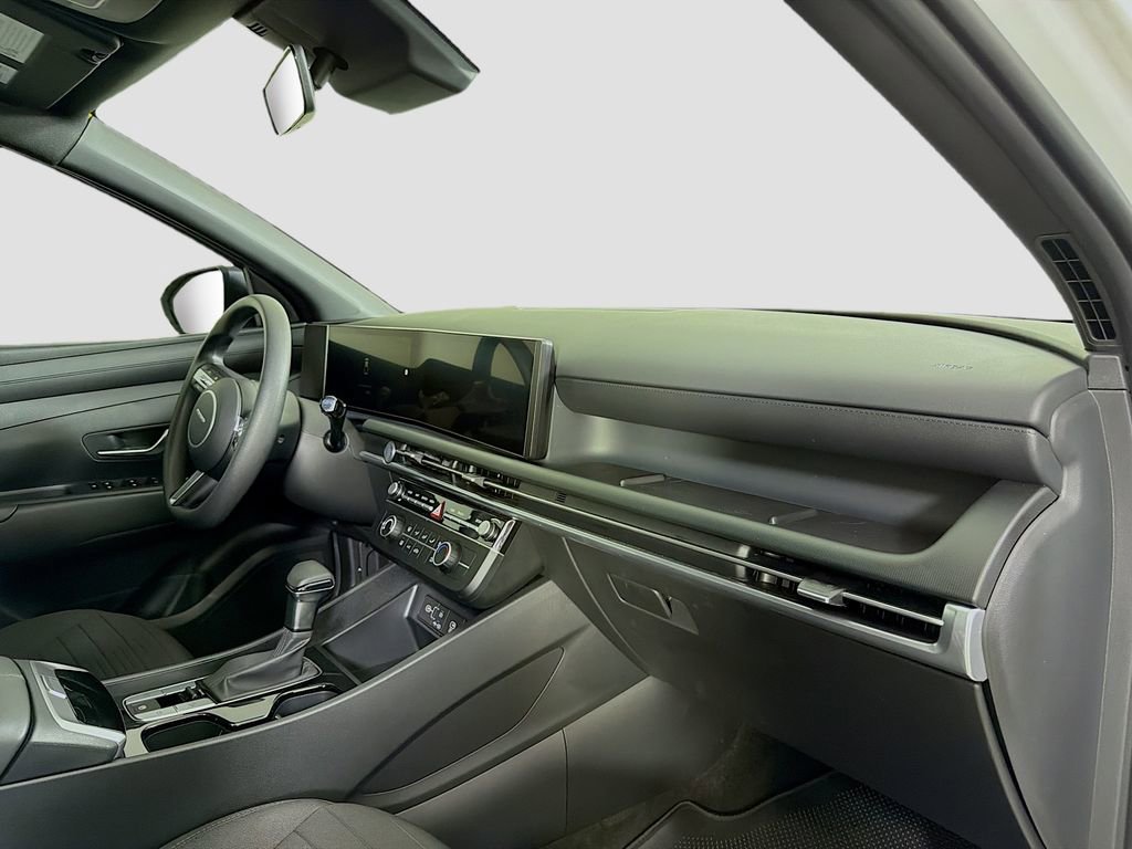 Used 2025 Hyundai Santa Cruz SE image 31