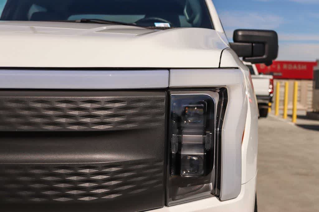 Used 2025 Ford F150 Lightning Flash AWD/4WD image 7