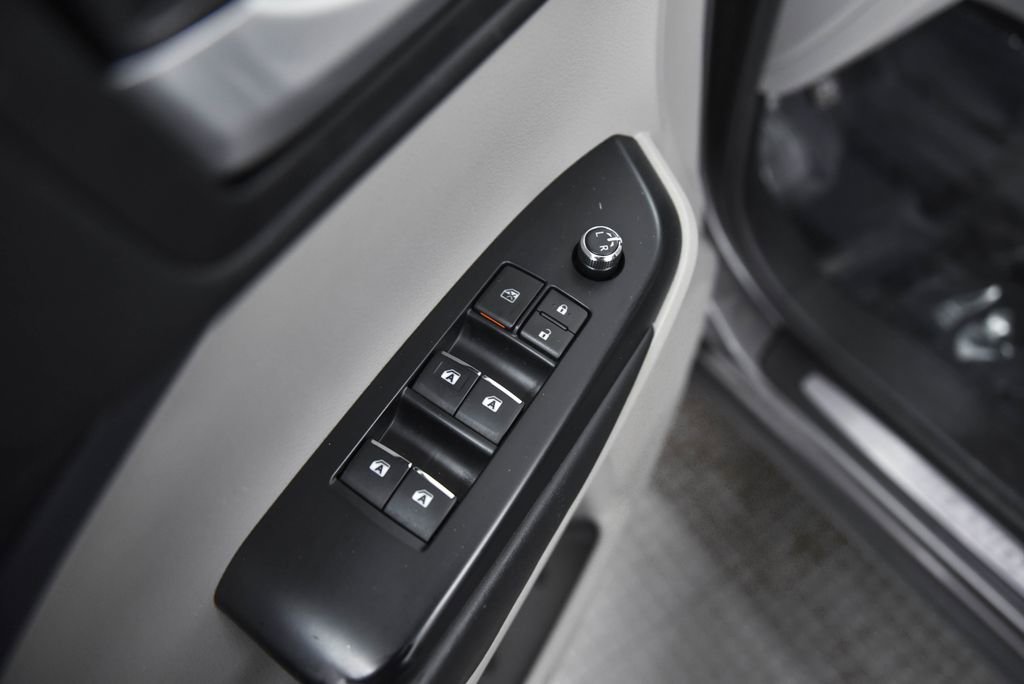 Used 2018 Toyota Highlander image 10