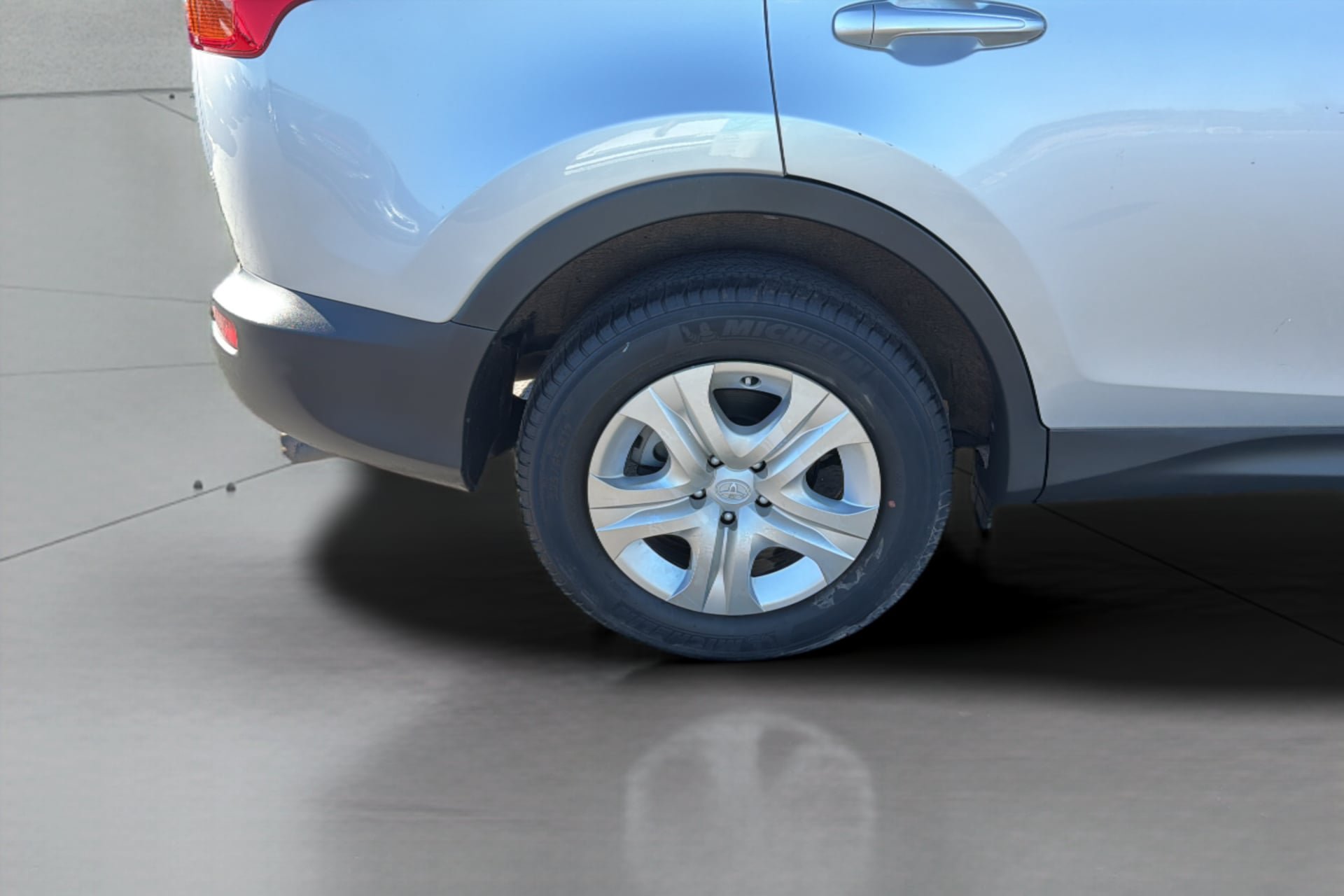 Used 2014 Toyota RAV4 LE FWD image 35