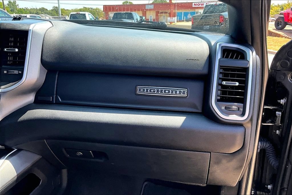 Used 2024 RAM 3500 Big Horn w/ Sport Appearance Package AWD/4WD image 17