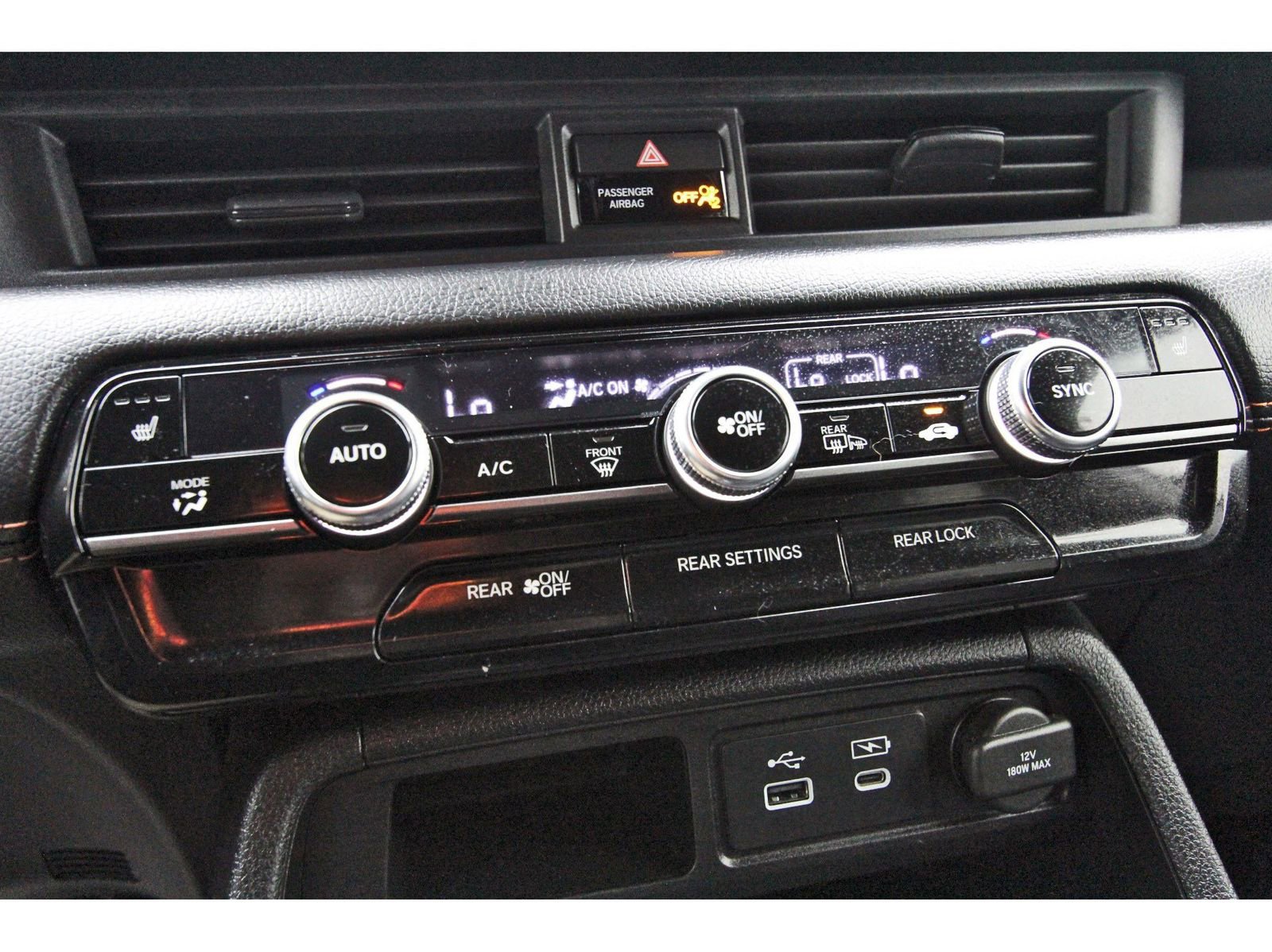 Used 2025 Honda Pilot TrailSport image 28