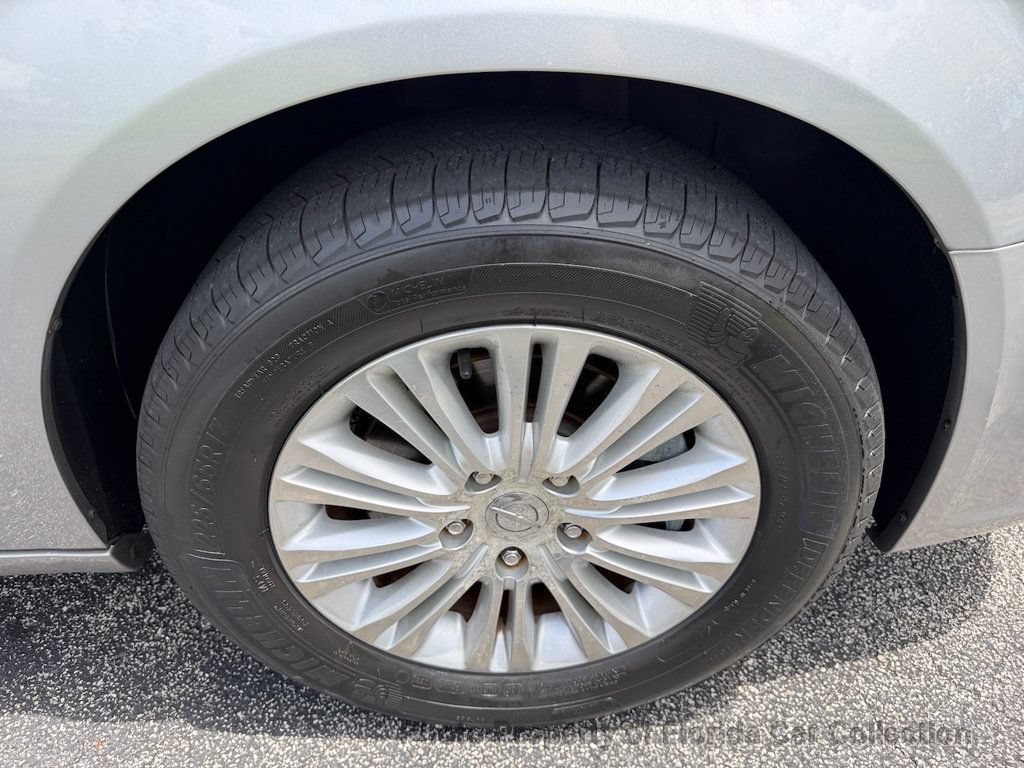 Used 2013 Chrysler Town & Country Limited w/ Luxury Group FWD image 76