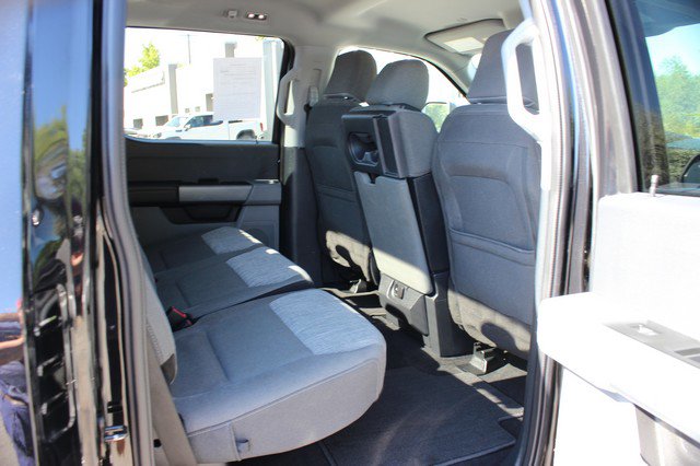Used 2023 Ford F250 XLT w/ Camper Package image 16