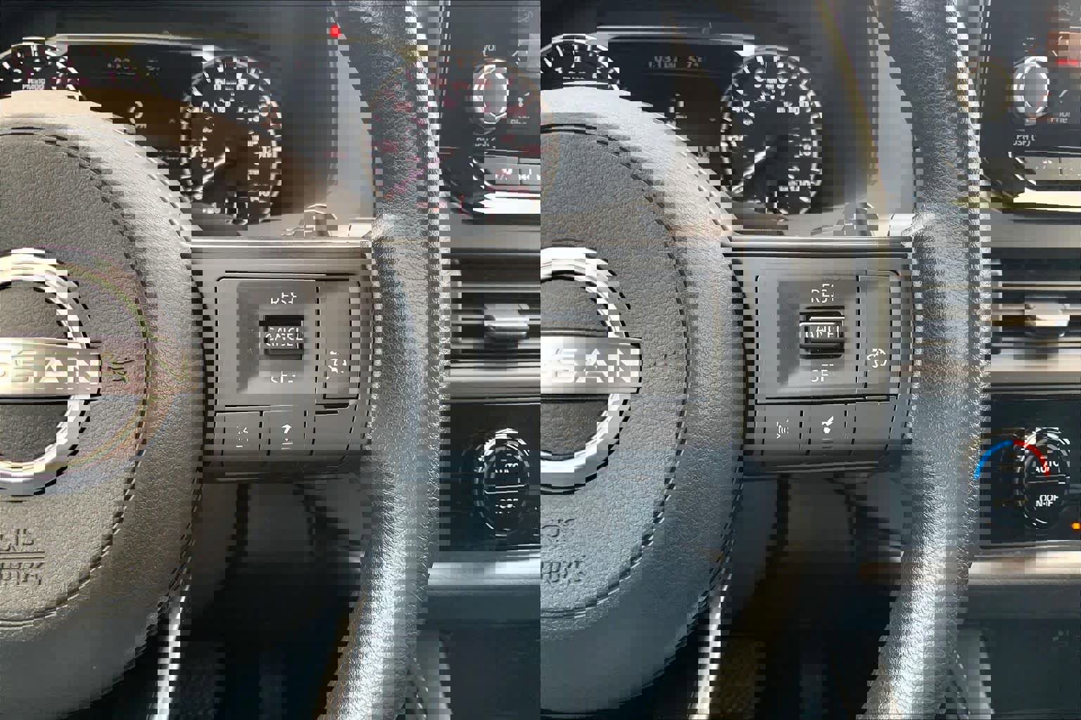 Used 2023 Nissan Pathfinder S FWD image 24