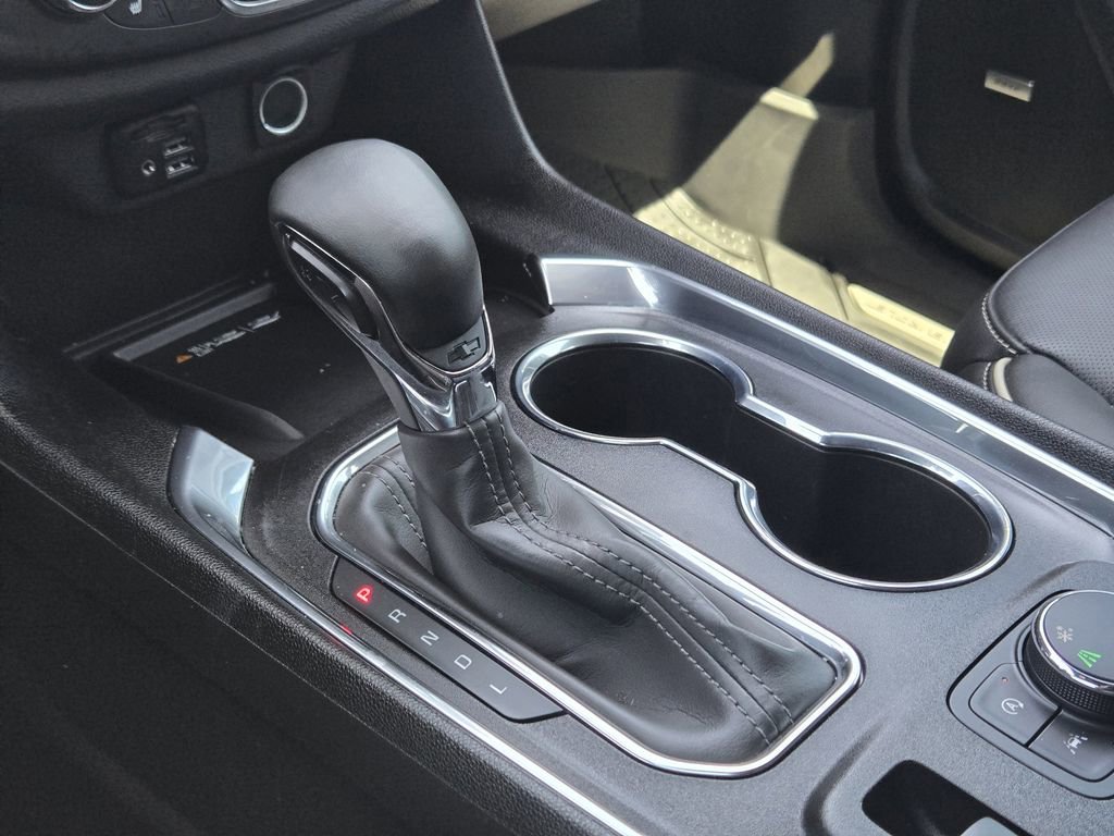 Used 2023 Chevrolet Traverse Premier w/ Redline Edition image 9