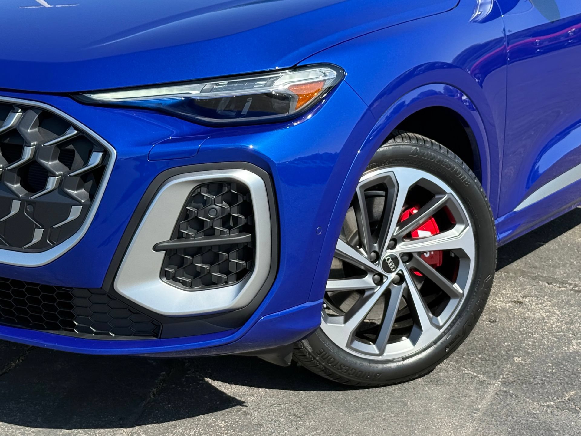 New 2026 Audi SQ5 Prestige AWD/4WD image 3