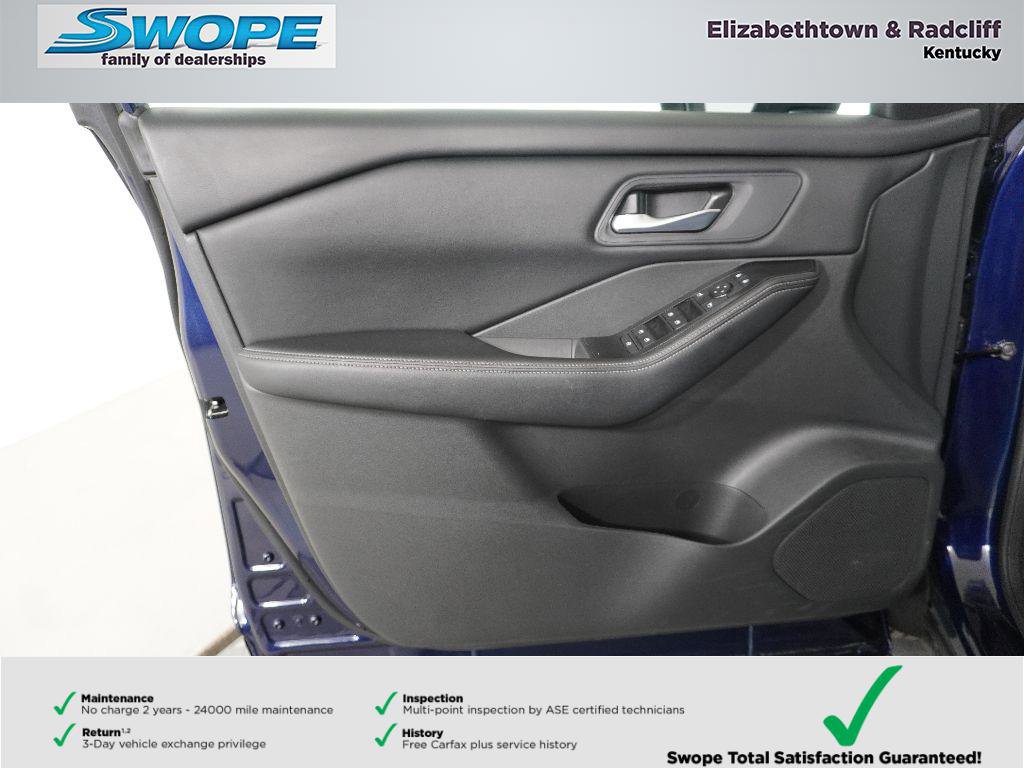 Used 2025 Nissan Rogue SV image 14