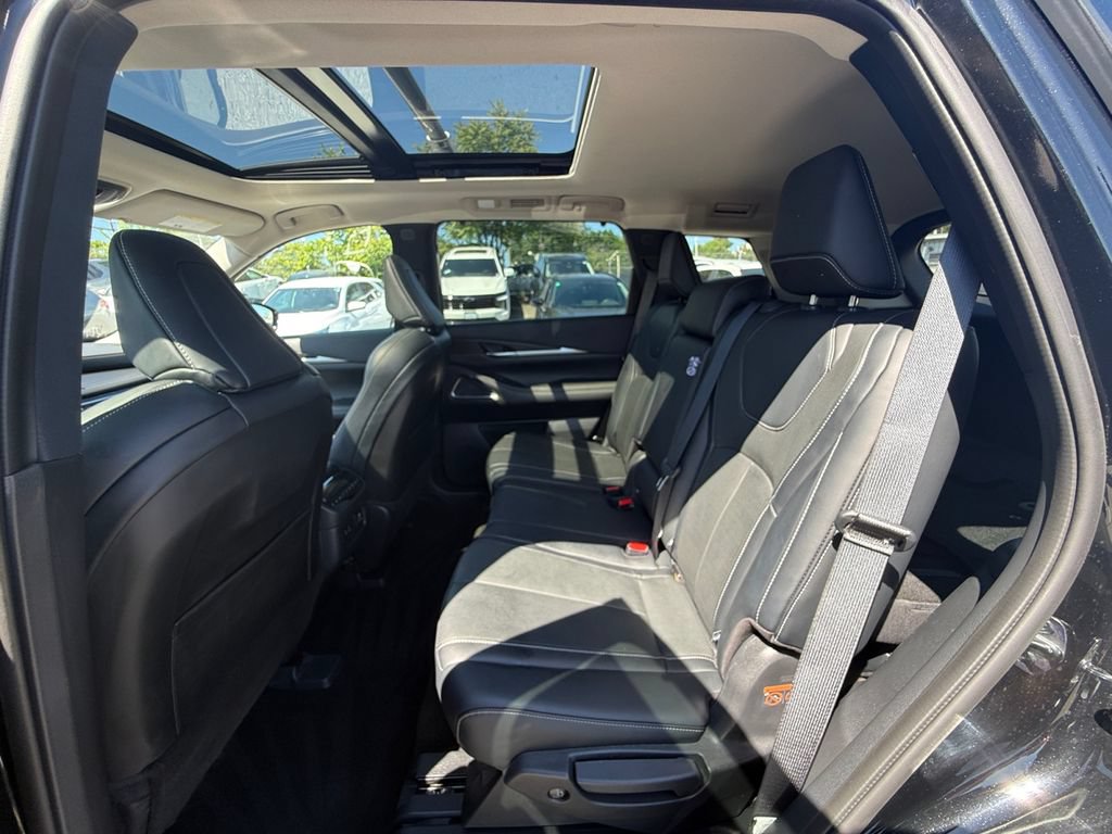 Used 2023 INFINITI QX60 Sensory w/ Vision Package AWD/4WD image 23
