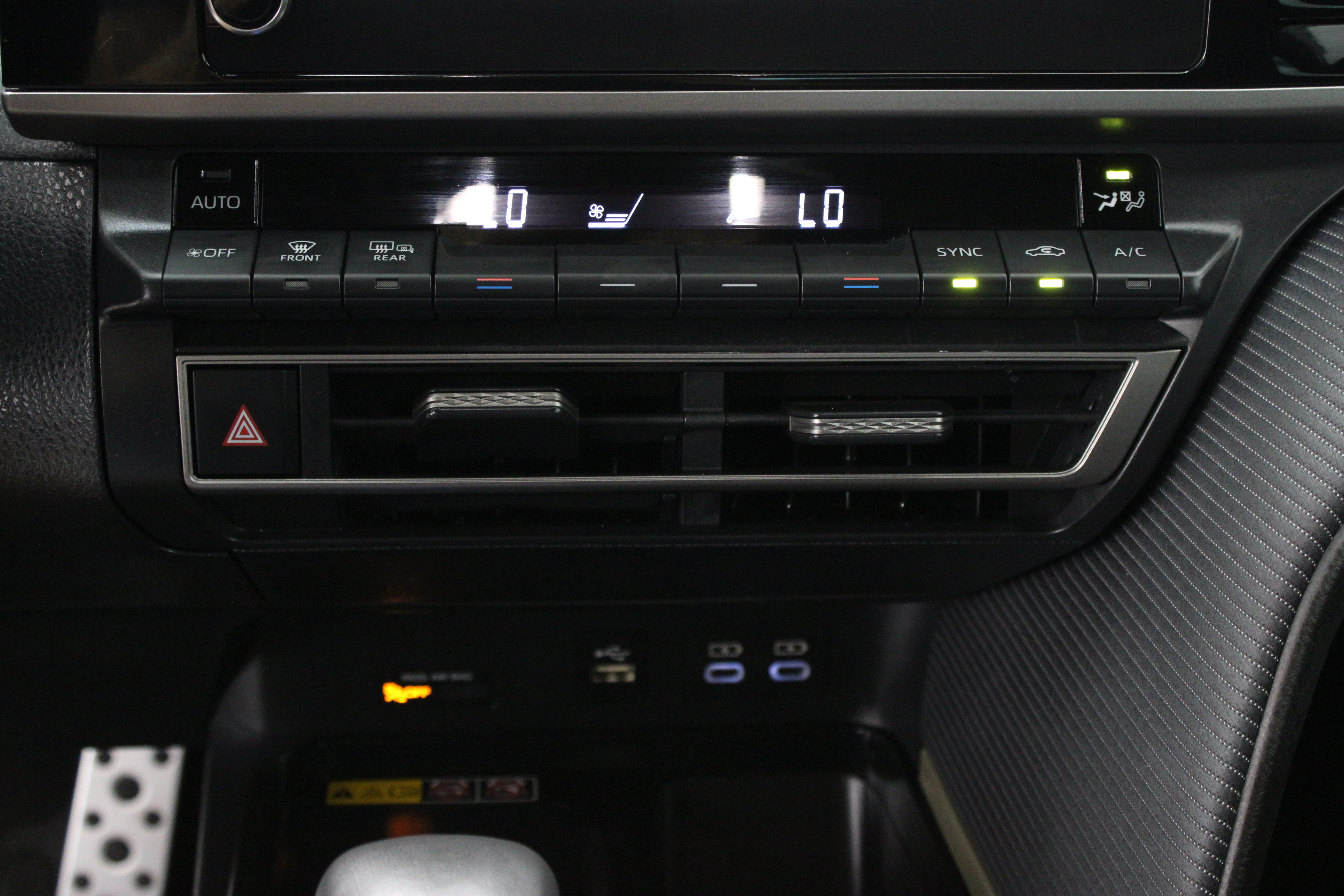 Used 2025 Toyota Camry SE FWD image 20