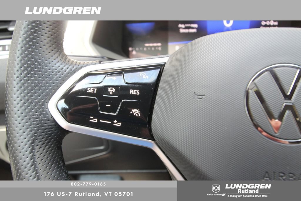 Used 2023 Volkswagen Tiguan SE R-Line AWD/4WD image 15