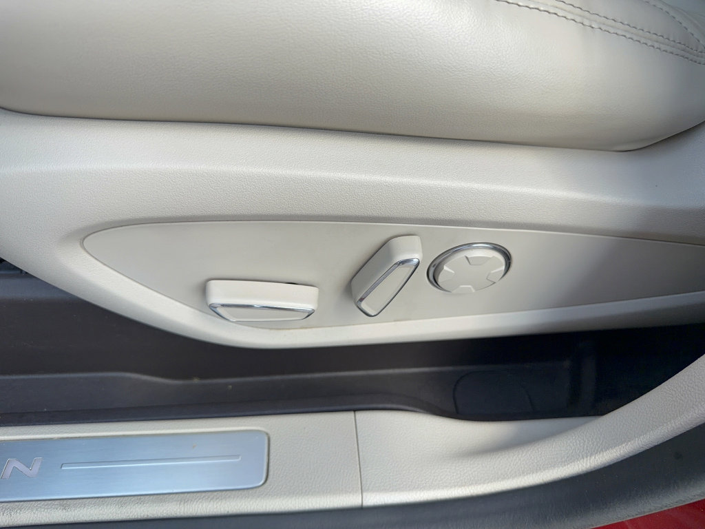 Used 2019 Lincoln MKC Select w/ Select Plus Package image 34