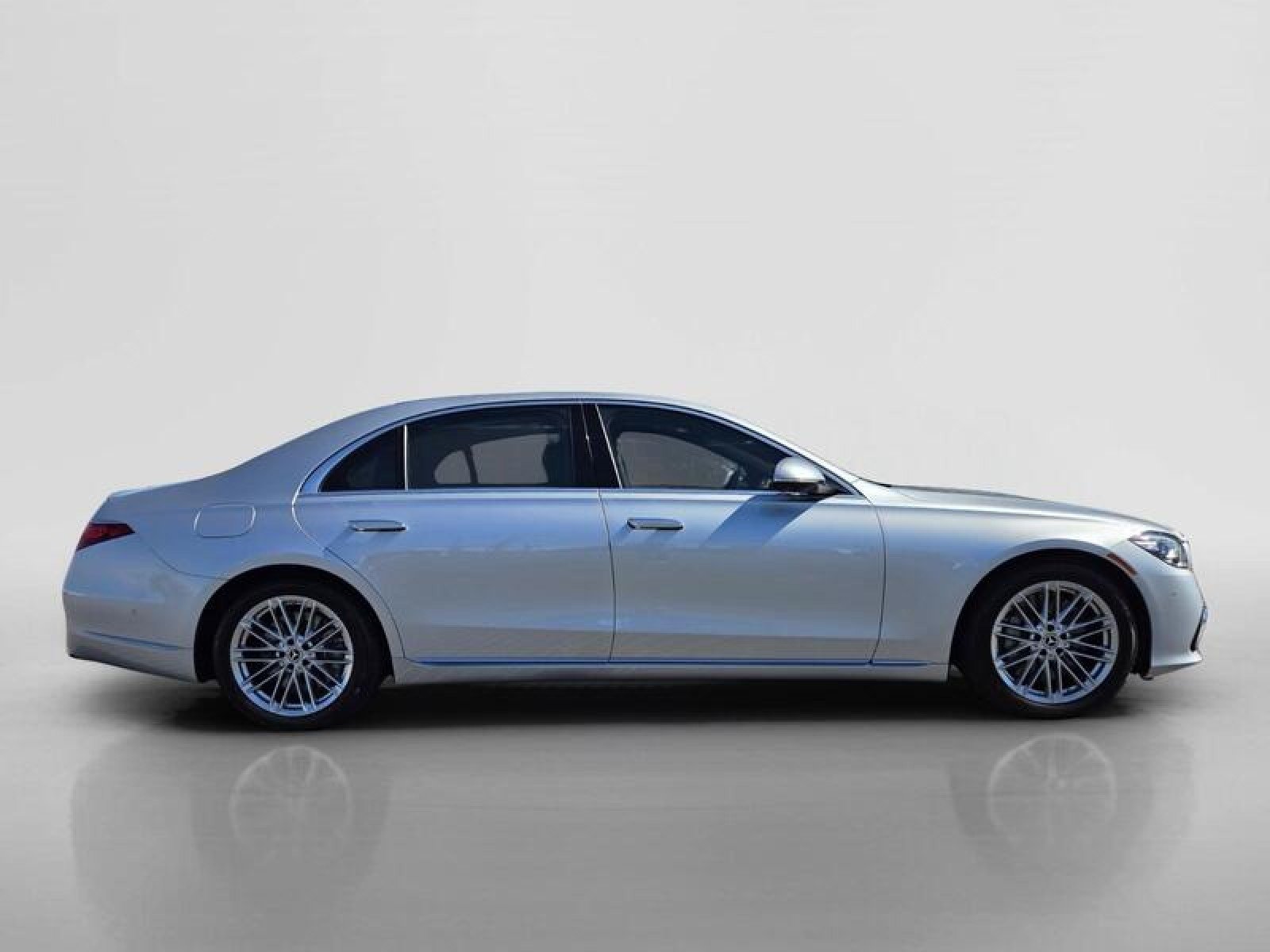 Used 2023 Mercedes-Benz S 580 4MATIC Sedan w/ Warmth & Comfort Package image 6