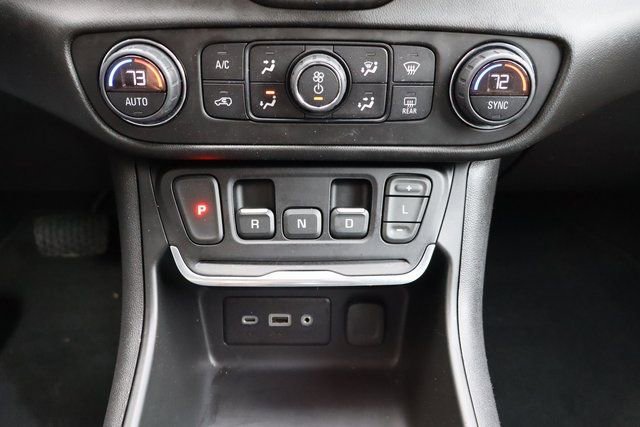 Used 2021 GMC Terrain SLE w/ Driver Convenience Package image 21