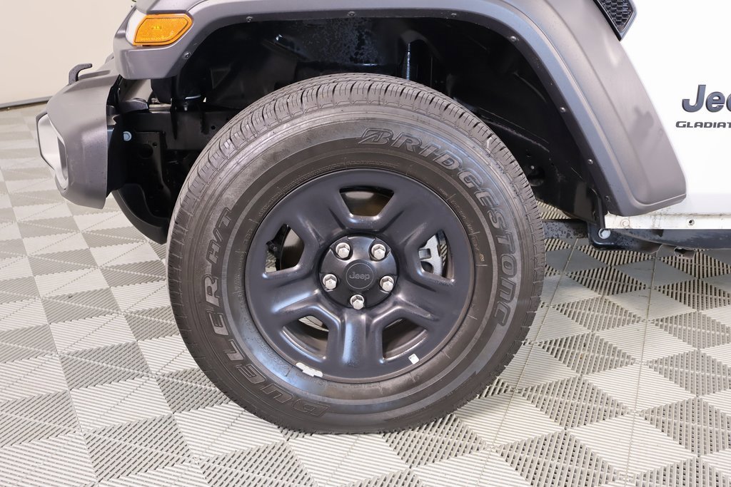 Used 2024 Jeep Gladiator Sport image 16