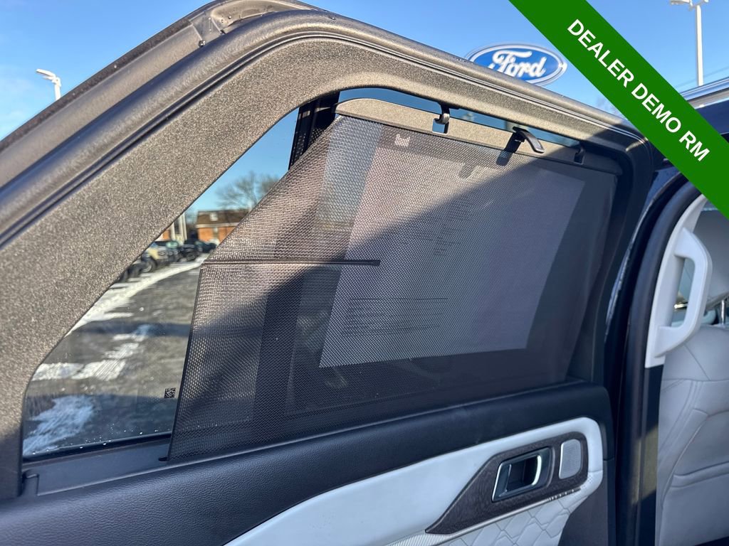 Used 2025 Ford Explorer Platinum w/ LUX Leather Package image 24