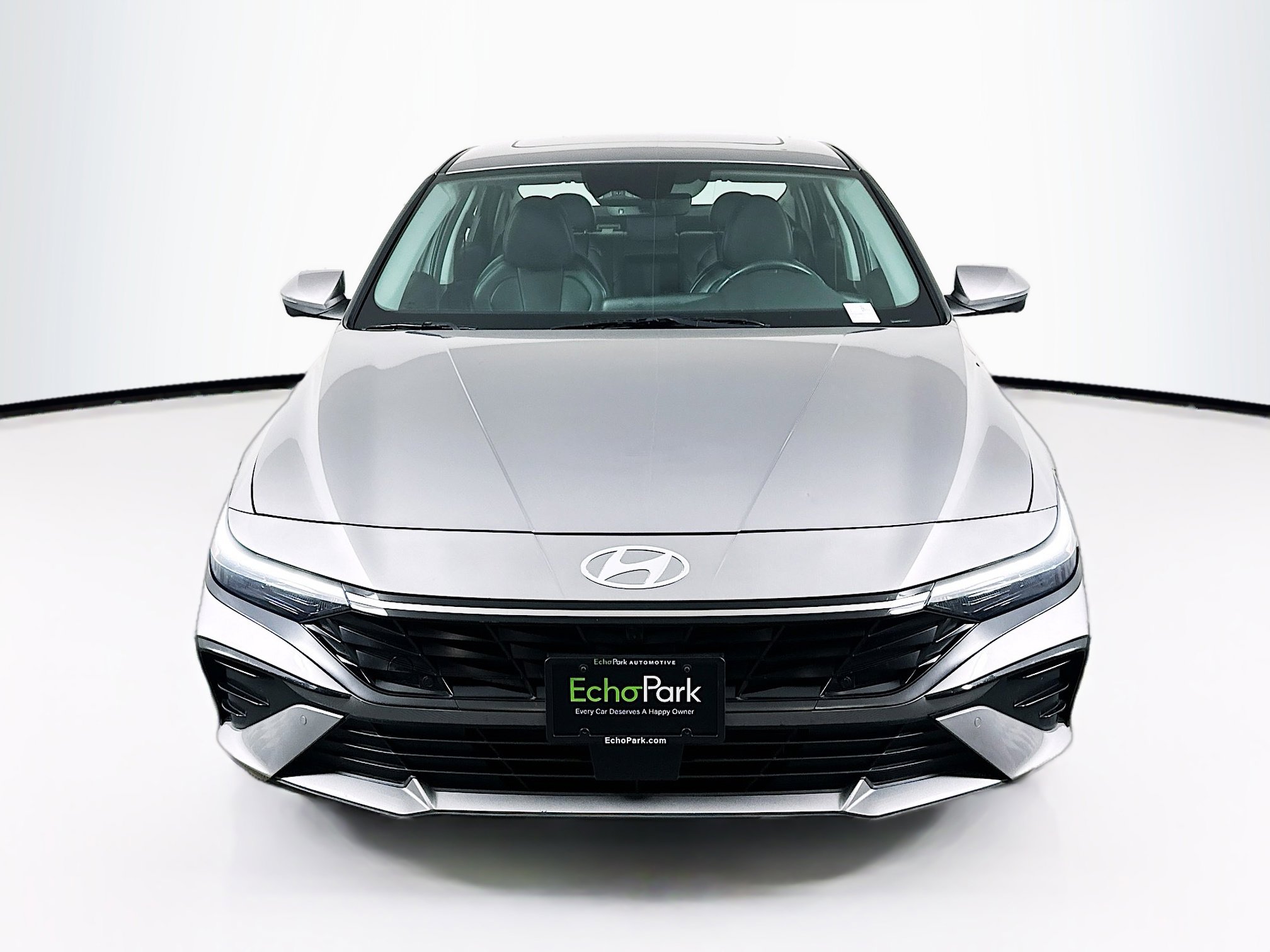 Used 2024 Hyundai Elantra Limited FWD image 2
