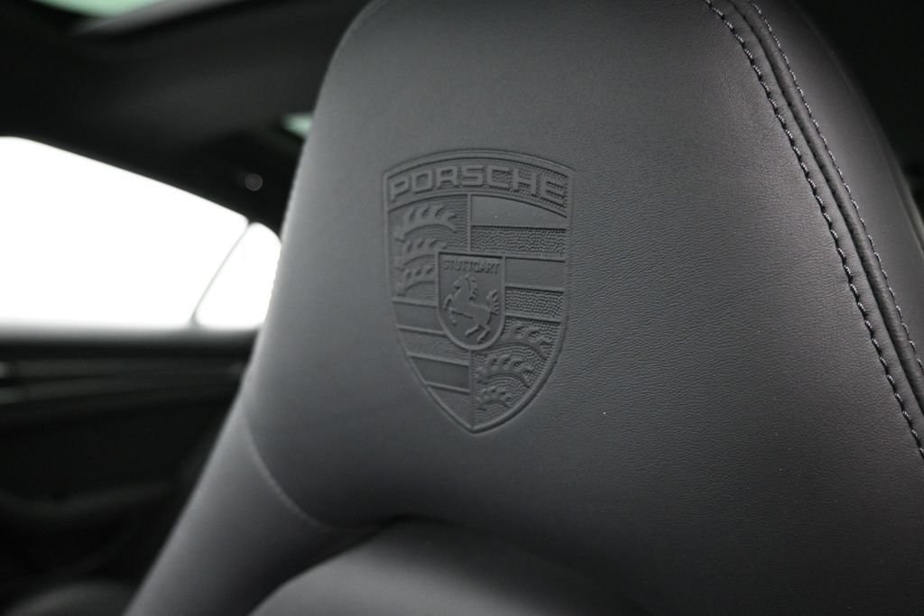 Certified 2023 Porsche Panamera Platinum Edition RWD image 11