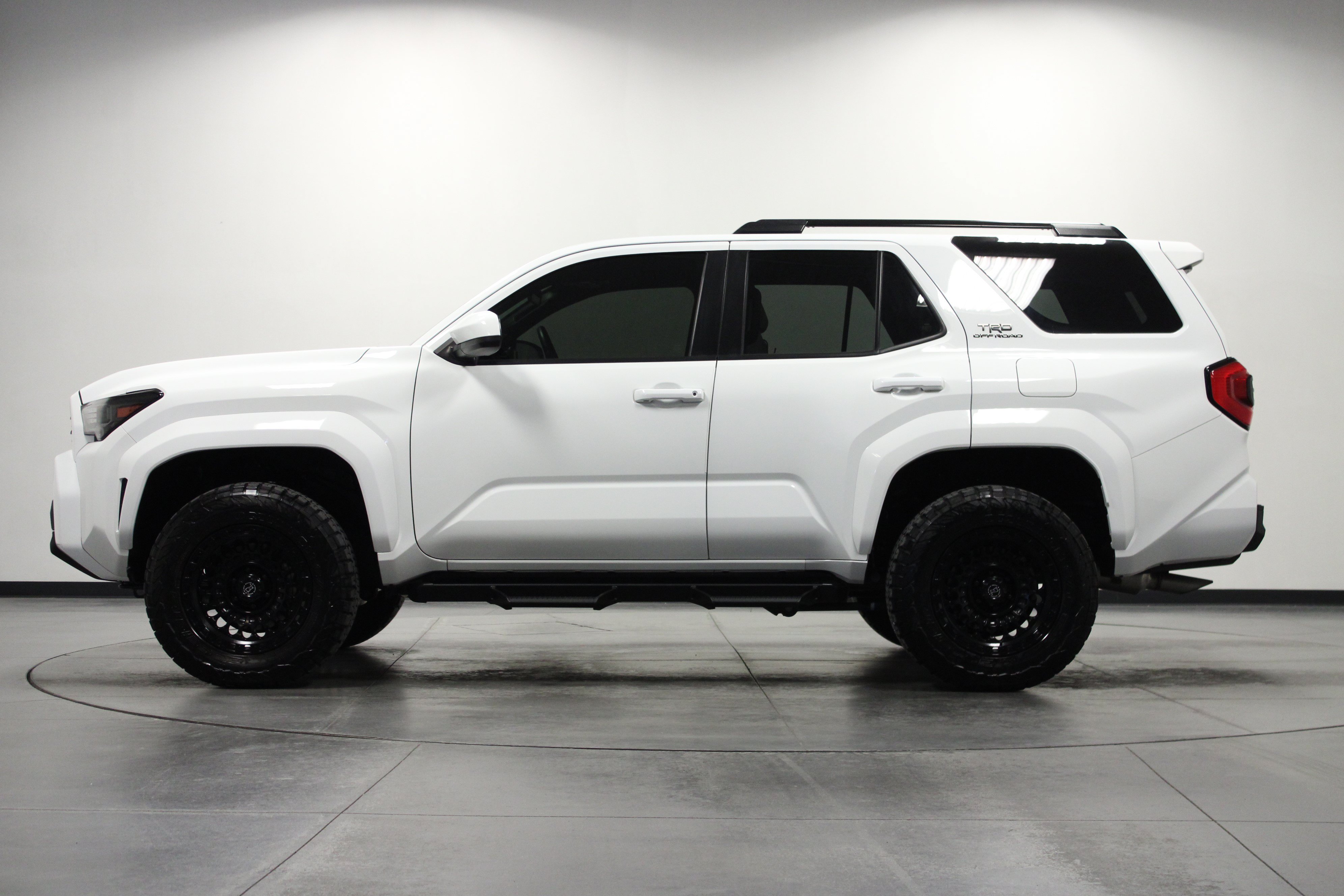Used 2025 Toyota 4Runner SR5 AWD/4WD image 7