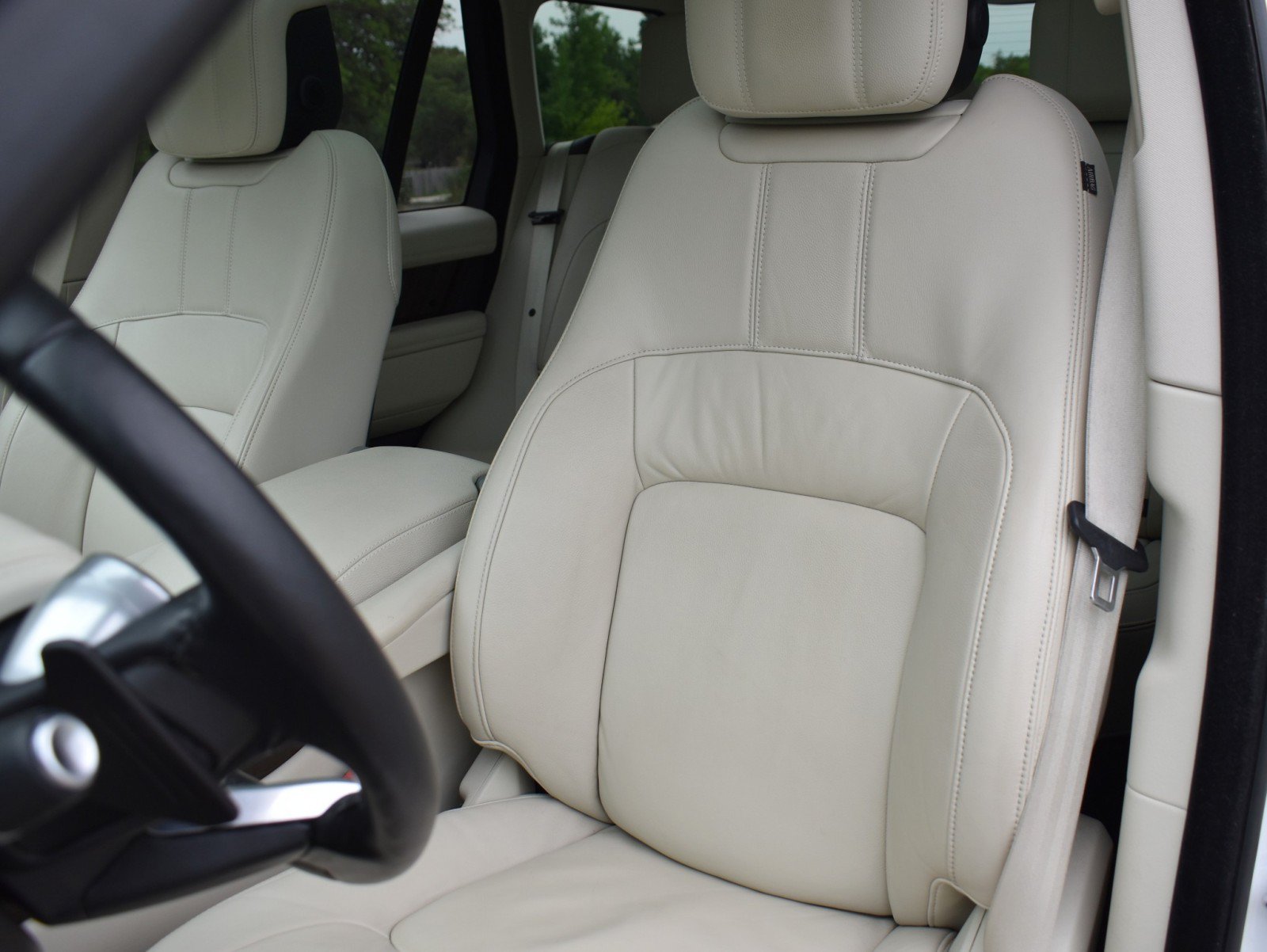 Used 2021 Land Rover Range Rover AWD/4WD image 32
