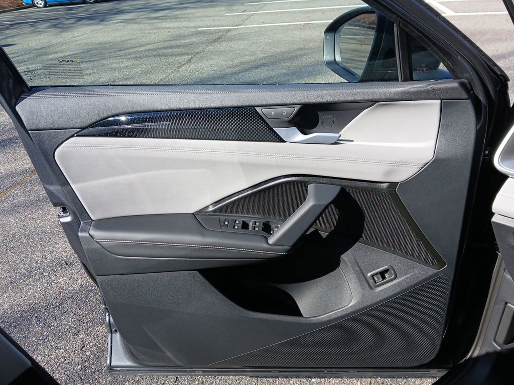 New 2026 Volkswagen Tiguan SE image 10