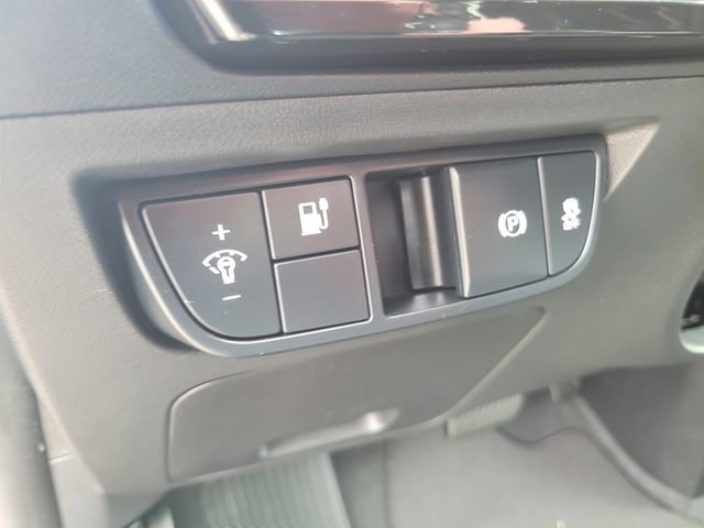 Used 2025 Kia EV6 Light w/ Light LR Technology Package image 17