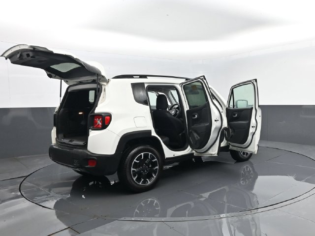 Used 2023 Jeep Renegade Latitude AWD/4WD image 29