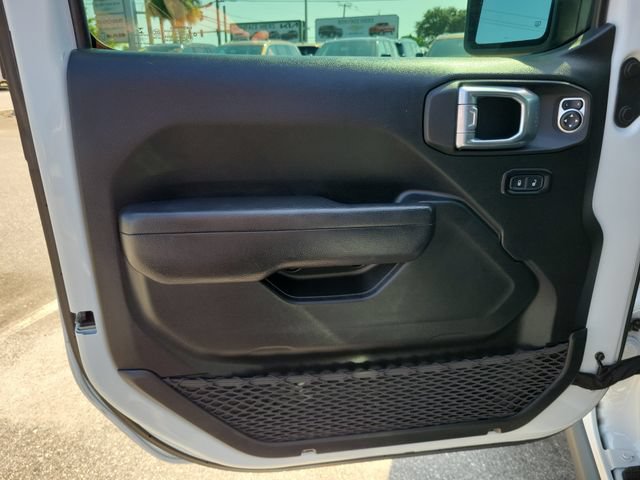 Used 2022 Jeep Wrangler Sport AWD/4WD image 16