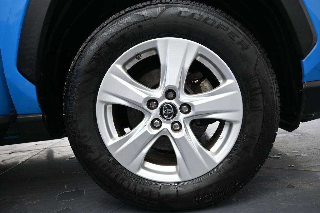 Used 2019 Toyota RAV4 XLE w/ Carpet Mat Package AWD/4WD image 34