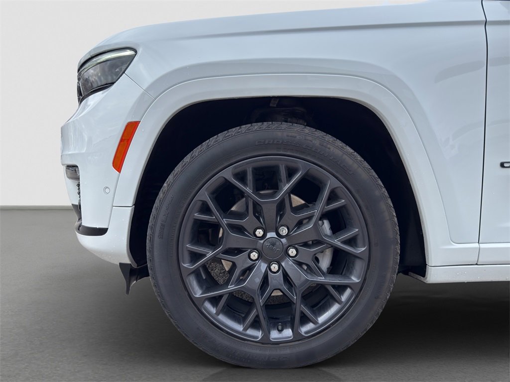 Used 2025 Jeep Grand Cherokee L Summit w/ Advanced Protech Group IV image 5