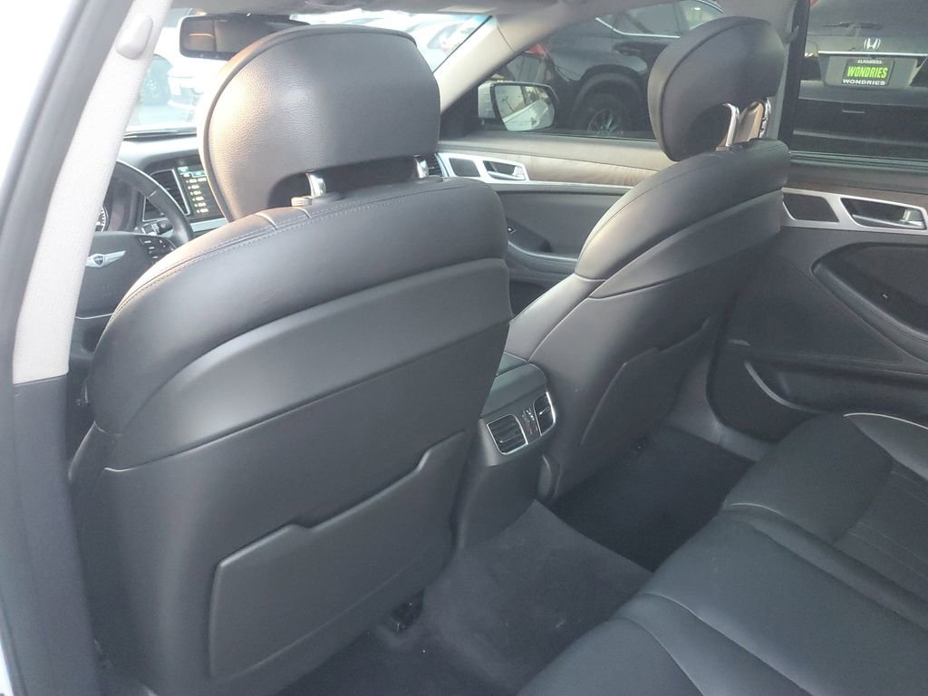 Used 2015 Hyundai Genesis 3.8 w/ Option Group 04 image 12